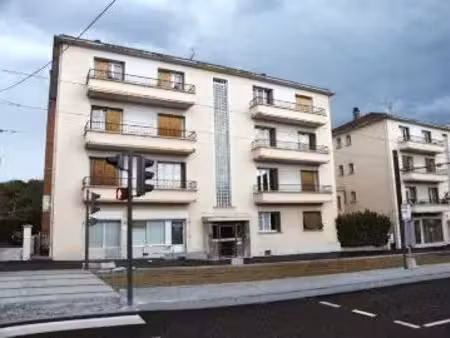 location appartement 4 pièces 85 m² à bron (69500)