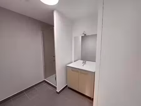 location meublée appartement 1 pièce 31 m² à paris 9ème (75009)  990 €