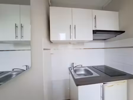 location appartement 2 pièces 27 m² à tours (37000)