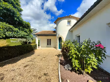 maison 5 pièces de 187m2 sur parcelle de 2065m2 avec piscine