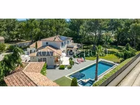 propriété avec piscine cabrières-d’avignon (84)