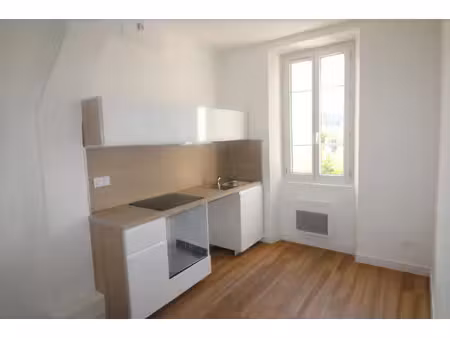 location appartement 2 pièces 51 m² à toulon (83200)