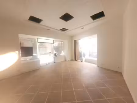 location commerce 3 pièces 151 m² à montauban (82000)