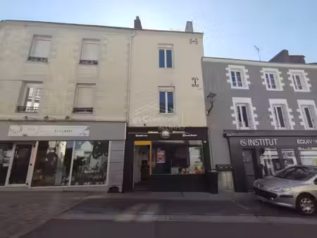 immeuble à usage de commerce et d'habitation à pontchâteau