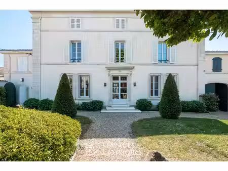 maison de maître en coeur de village