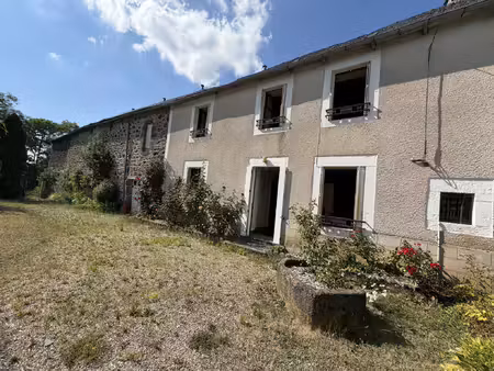 saint-saturnin jolie maison avec garages  grange et écurie