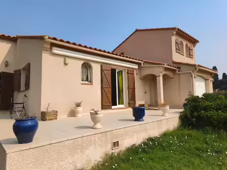 a vendre ! villa 4 faces grand terrain st laurent de la sala
