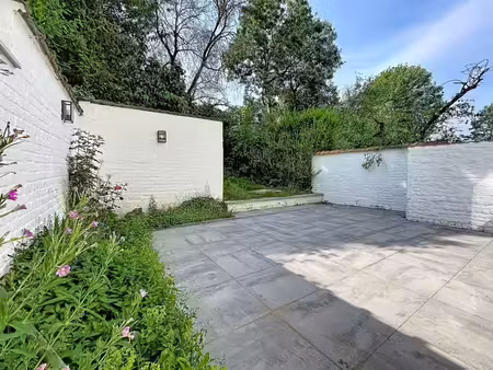 appartement 2 ch. avec jardin +/- 50m2 et terrasse +/-35m2