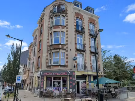 immeuble de rapport: 1 commerce et 3 appartements + combles