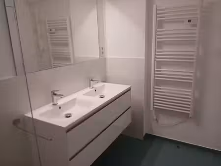 appartem.2ch immeuble à 4 unités  situation calme