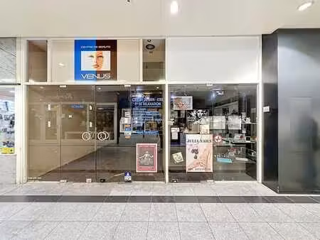 ensemble de 2 rez-de-chaussée commerciaux
