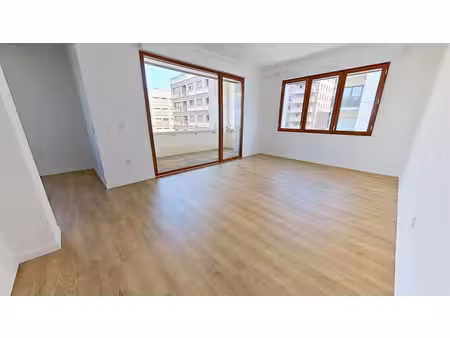 location appartement 4 pièces 86 m² à saint-ouen-sur-seine (93400)