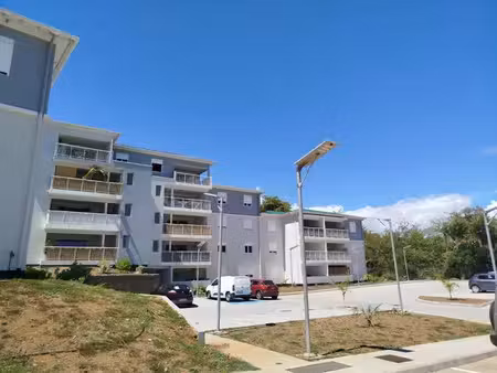 location meublée appartement 2 pièces 47 m² à les trois ilets (97229)  710 €