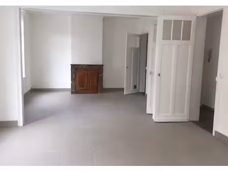 location appartement 2 pièces 47 m² à lille (59000)  695 €