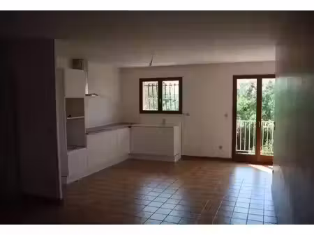 location appartement 3 pièces à libourne (33500)  784 €
