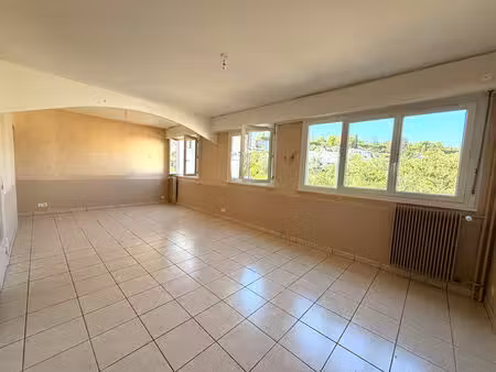 appartement 4 pièces. beaux volumes  résidence calme et verdoyante