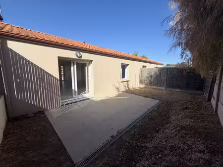 maison deux chambres au calme dans le bourg de divatte sur