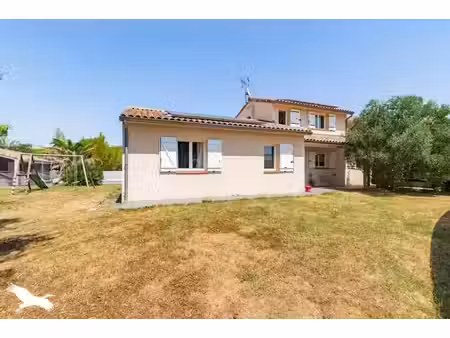 villa de 5 pièces principales