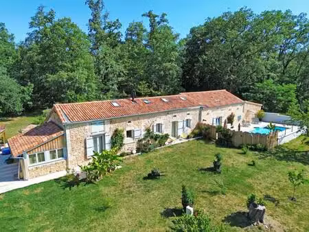 propriété avec deux habitations sans voisin