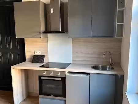 location meublée appartement 1 pièce 42 m² à metz (57000)  899 €