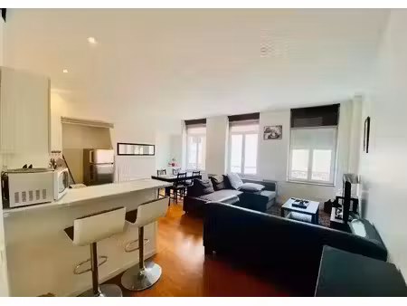 location meublée appartement 2 pièces 49 m² à lille (59000)  1 050 €