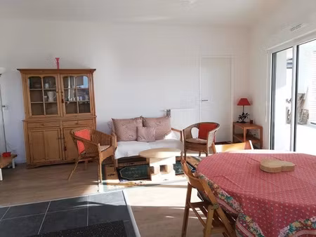 location appartement 4 pièces à bordeaux (33000)  1 374 €