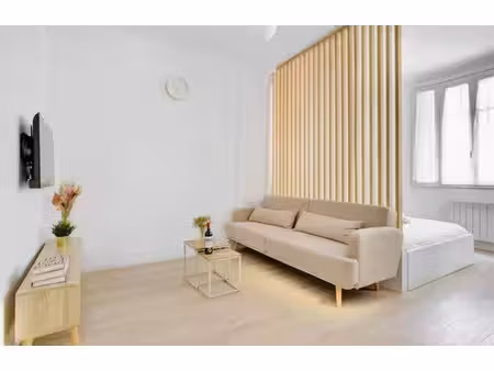 location meublée appartement 1 pièce 26 m² à paris 9ème (75009)  1 700 €