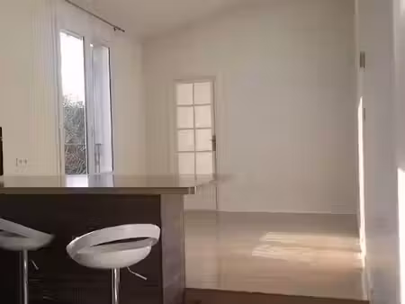 location meublée appartement 2 pièces 33 m² à issy-les-moulineaux (92130)  1 200 €