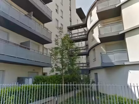 location meublée appartement 3 pièces 65 m² à lyon 8ème (69008)  1 298 €