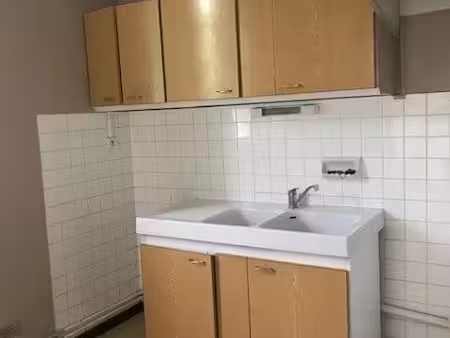location appartement 3 pièces 67 m² à nimes (30000)  741 €