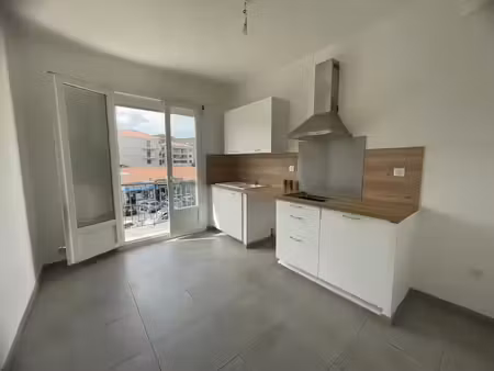 location appartement 3 pièces 97 m² à penta-di-casinca (20213)  690 €