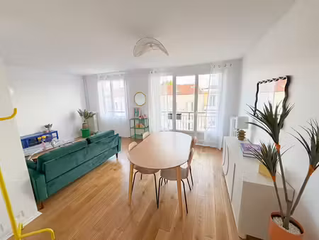 st denis - 3 pièces meuble - 67m²