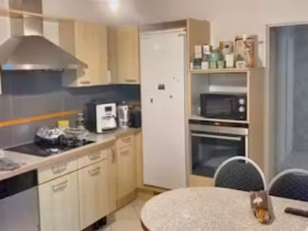 location meublée appartement 3 pièces 81 m² à venissieux (69200)  1 000 €
