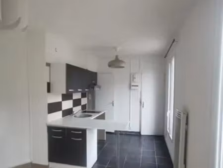 location appartement 2 pièces 35 m² à villeneuve-saint-georges (94190)  859 €
