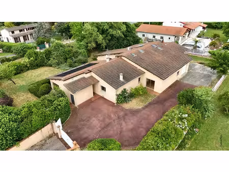 vente divers 220 m² garidech (31380)