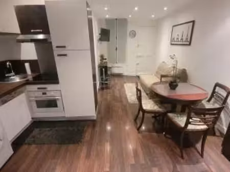 location meublée appartement 2 pièces 42 m² à courbevoie (92400)  1 450 €