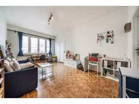 etterbeek  à deux pas de jourdan  un 1 chambre bien pensé