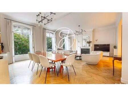 appartement paris 7e - 2 chambres - 161m²