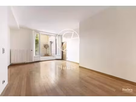 appartement paris 8e - 2 chambres - 71m²