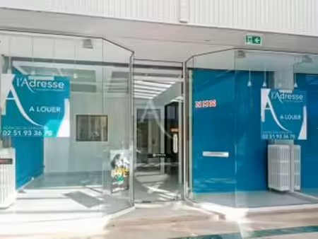 location bureaux et commerces à challans (85300) : à louer / 40m² challans