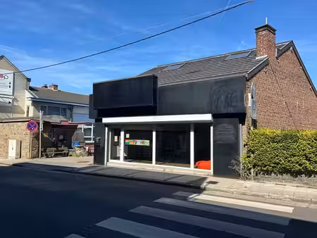 local commercial 150m² avec 2 toilettes