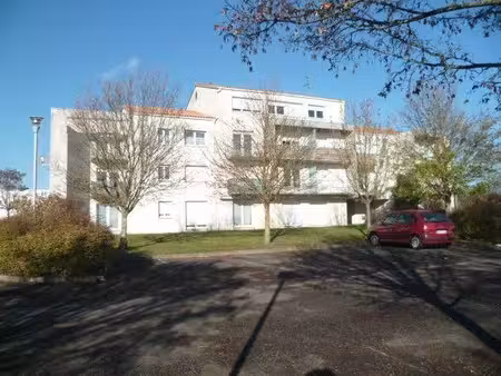 location appartement 1 pièce 21 m² à poitiers (86000)  450 €