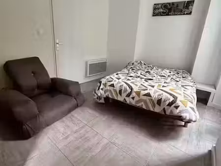 location meublée appartement 2 pièces 35 m² à grenoble (38000)  610 €