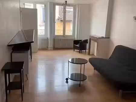 location meublée appartement 5 pièces 72 m² à saint-etienne (42000)  660 €