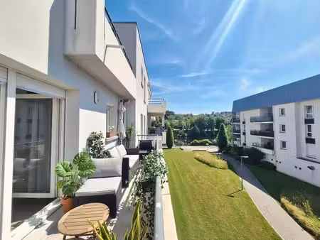 appartement secteur port terrasse et garage