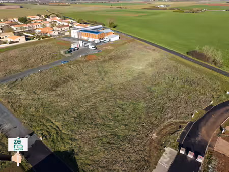 à luçon 20 parcelles à bâtir viabilisées libres de const