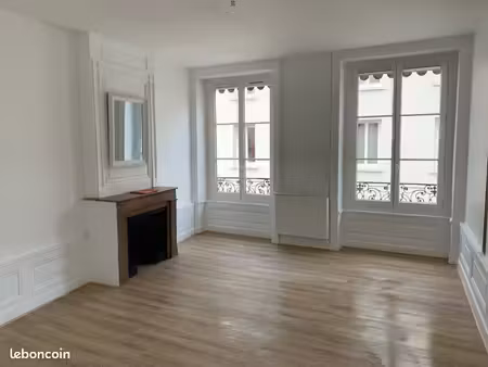t2 49m à louer lyon 7