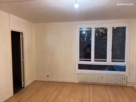 t2 lumineux de 43 m² avec cave – disponible immédiatement – beauvais