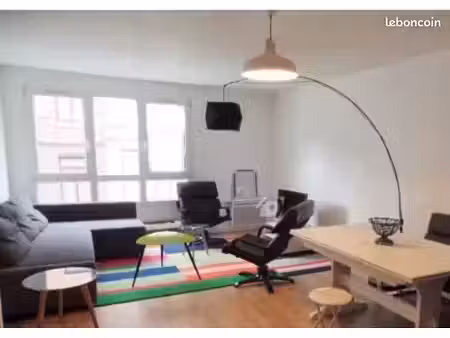 2 pièces meublé 48 m2 proche métro gambette