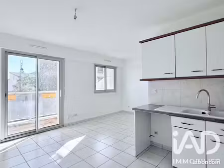 studio 1 pièce 32 m²